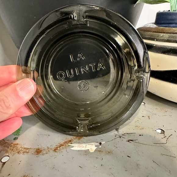 La Quinta Motor Inn Glass Ashtray Smoke Grey Vtg - Picture 5 of 8